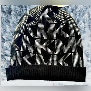 MICHAEL KORS 2017 WOMEN'S BEANIE HAT ONE SIZE BLACK & WHITE MONOGRAM NWT